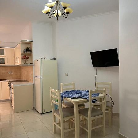 Velis Apartment Sarande Bagian luar foto