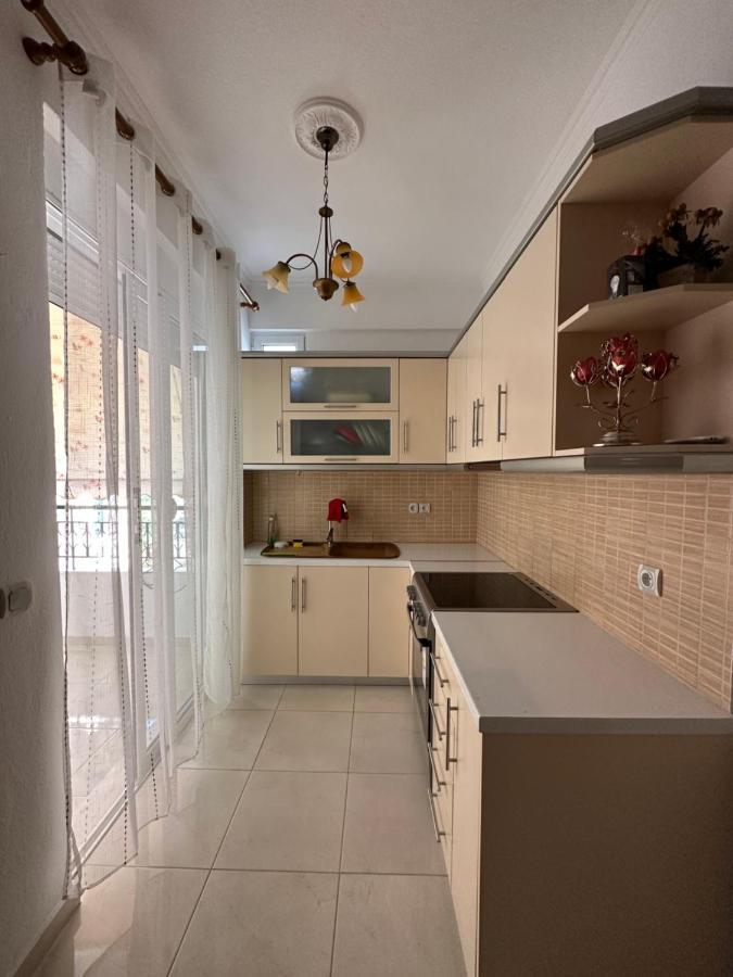 Velis Apartment Sarande Bagian luar foto