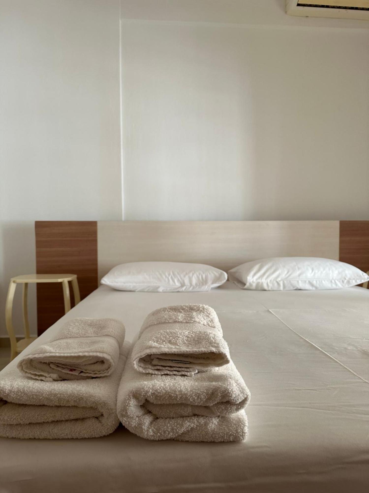 Velis Apartment Sarande Bagian luar foto